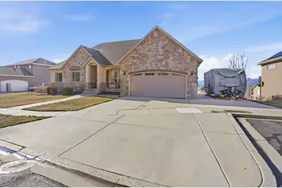 9483 N Avanyu Dr, Cedar Hills, UT 84062 - Photo 2