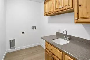 9483 N Avanyu Dr, Cedar Hills, UT 84062 - Photo 36