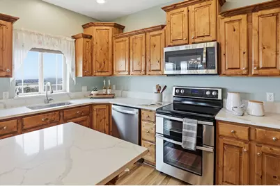 9483 N Avanyu Dr, Cedar Hills, UT 84062 - Photo 22