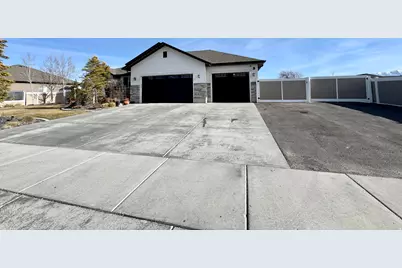 361 S Lookout Dr, Grantsville, UT 84029 - Photo 2