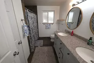 1366 Cottonwood Dr, Centerville, UT 84014 - Photo 8