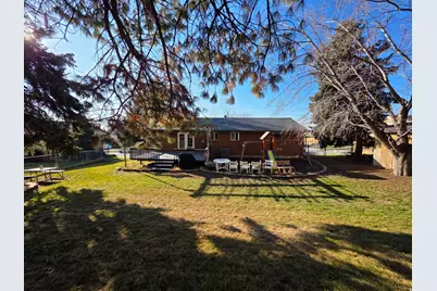 1366 Cottonwood Dr, Centerville, UT 84014 - Photo 18