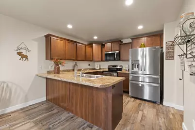 2476 N Sunset Vw, Lehi, UT 84043 - Photo 6