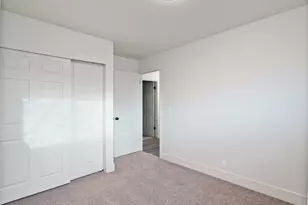 5229 S Kingswood Dr, Taylorsville, UT 84129 - Photo 12