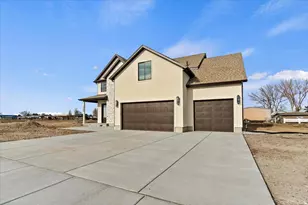 3062 W Solace St, Syracuse, UT 84075 - Photo 2