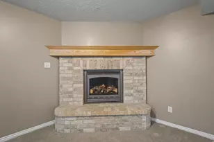 281 Winchester Dr, Springville, UT 84663 - Photo 8