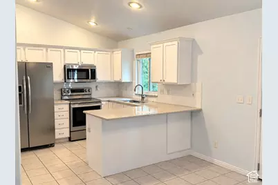 281 Winchester Dr, Springville, UT 84663 - Photo 2