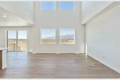 4948 N Topaz Dr, Eagle Mountain, UT 84005 - Photo 2