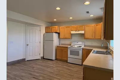 143 N Pingree Ave, Ogden, UT 84404 - Photo 4