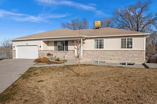4749 S Dymock Circle, Taylorsville, UT 84129 - Photo 2