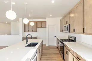 4877 N Emerald Ave, Eagle Mountain, UT 84005 - Photo 2