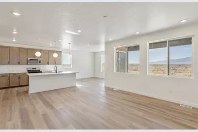 4877 N Emerald Ave #330, Eagle Mountain, UT 84005 - Photo 4