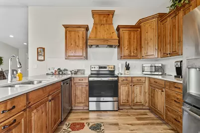 2591 S Desert Dr, Apple Valley, UT 84737 - Photo 12