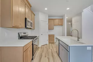 6880 S Survey Peak Ln, West Jordan, UT 84081 - Photo 6