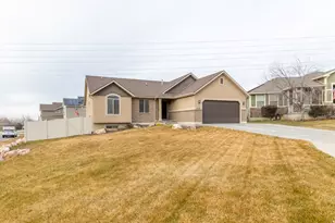 2529 N 1000 E, Layton, UT 84041 - Photo 2