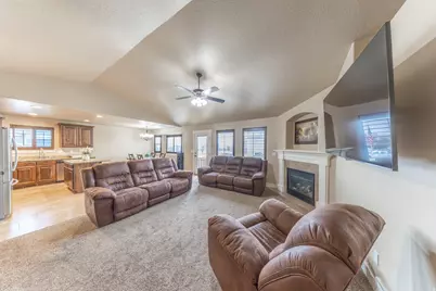 2529 N 1000 E, Layton, UT 84041 - Photo 8