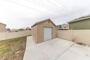2529 N 1000 E, Layton, UT 84041 - Photo 32