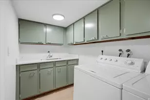 725 E 3 Fountains Cir, Murray, UT 84107 - Photo 34