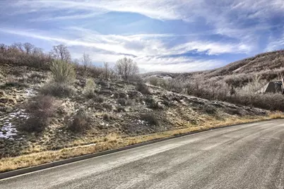 4031 Mountain Oaks Dr #308, Bountiful, UT 84010 - Photo 4