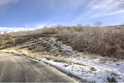 4031 Mountain Oaks Dr #308, Bountiful, UT 84010 - Photo 8