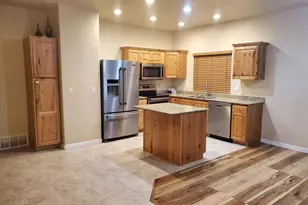 3867 E Cunninghill Dr, Eagle Mountain, UT 84005 - Photo 4