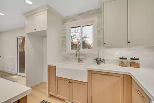 10158 S Buttercup Dr, Sandy, UT 84092 - Photo 12