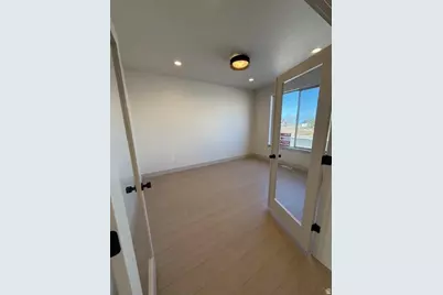 533 W South Temple St #309, Tooele, UT 84074 - Photo 16