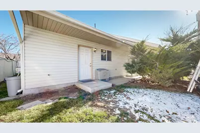 5547 S 2150 W, Roy, UT 84067 - Photo 28