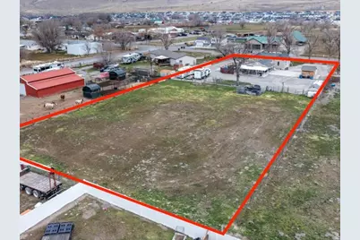 8187 N Mountain View Rd, Lake Point, UT 84074 - Photo 8