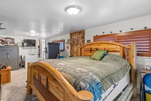 8187 N Mountain View Rd, Lake Point, UT 84074 - Photo 28