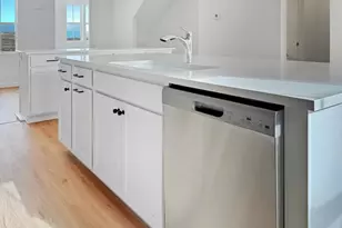 7047 W South Jordan Parkway, South Jordan, UT 84009 - Photo 10