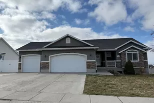 2129 N Berra Blvd W, Tooele, UT 84074 - Photo 1