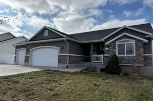 2129 N Berra Blvd W, Tooele, UT 84074 - Photo 2