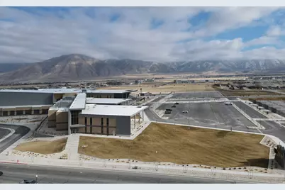 2129 N Berra Blvd W, Tooele, UT 84074 - Photo 48