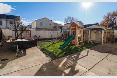 820 S Wildflower Cir, Ogden, UT 84404 - Photo 6