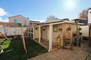 820 S Wildflower Cir, Ogden, UT 84404 - Photo 4