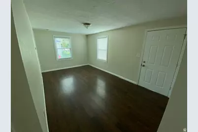 51 S 400 E, Clearfield, UT 84015 - Photo 4