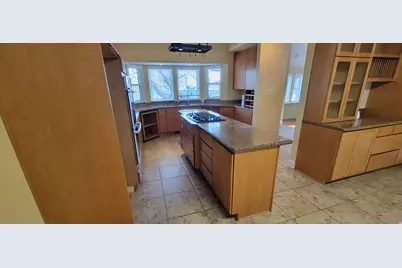 9750 S Tayside Dr W, South Jordan, UT 84009 - Photo 8