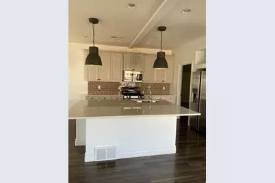 28 S Rio Grand Ave W, Farmington, UT 84025 - Photo 6