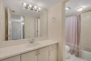 875 E Arrowhead Ln S, Murray, UT 84107 - Photo 10