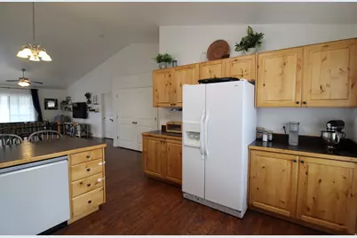 2958 E Somerset Dr, Spanish Fork, UT 84660 - Photo 10