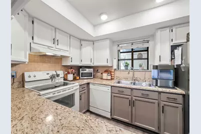 8732 S Oakwood Cir, Sandy, UT 84094 - Photo 6