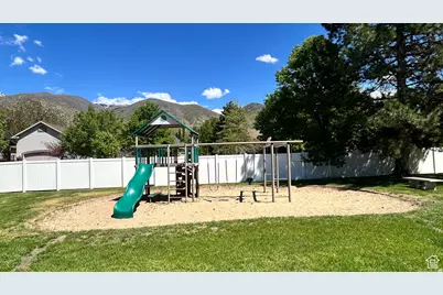 271 Brookfield Ln, Centerville, UT 84014 - Photo 18