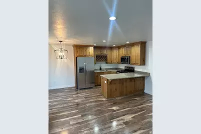 387 E Villa Ct, Midvale, UT 84047 - Photo 8