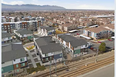 132 Chambord Ct E, Sandy, UT 84070 - Photo 34