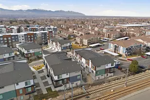 132 Chambord Ct E, Sandy, UT 84070 - Photo 34