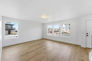 132 Chambord Ct E, Sandy, UT 84070 - Photo 8