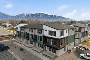 132 Chambord Ct E, Sandy, UT 84070 - Photo 2