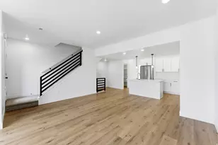 136 Chambord Ct E, Sandy, UT 84070 - Photo 14