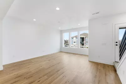 136 Chambord Ct E, Sandy, UT 84070 - Photo 10